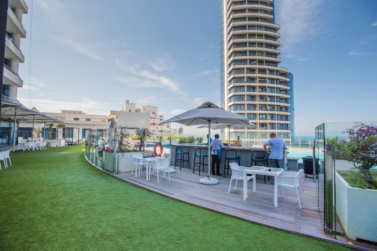 The Capital Pearls Hotel Durban Ngoại thất bức ảnh The rooftop bar at the hotel