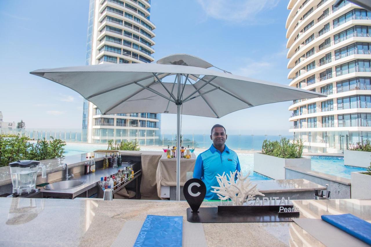 The Capital Pearls Hotel Durban Ngoại thất bức ảnh DJ at the pool