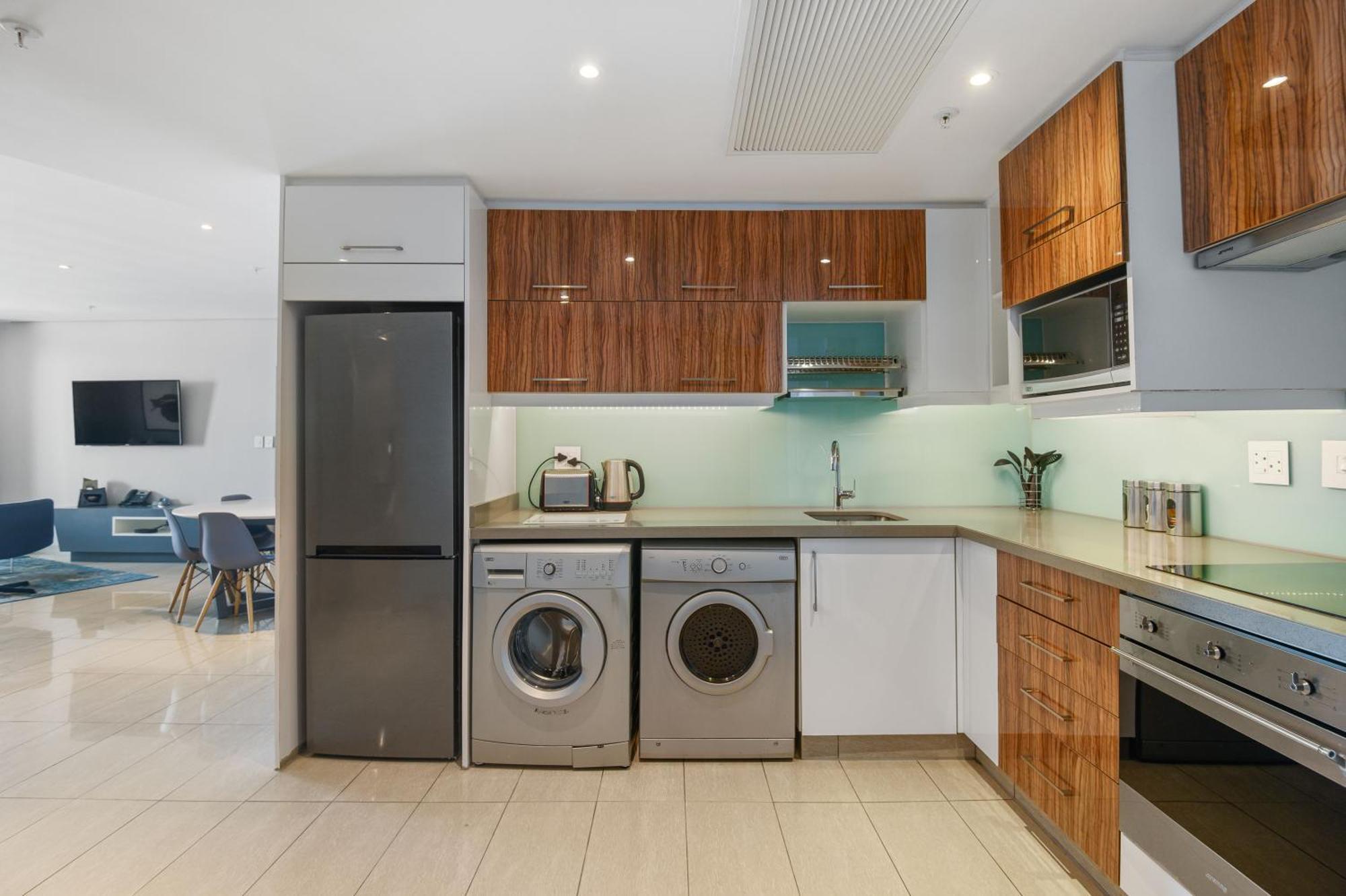 The Capital Pearls Hotel Durban Ngoại thất bức ảnh A modern kitchen